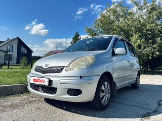 2002 Toyota FunCargo, серый, 555000 рублей, вид 2