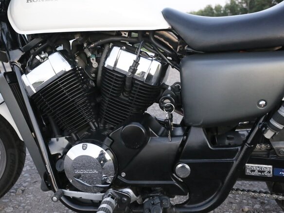 2011 Honda Shadow 750, белый, 737000 рублей - вид 11