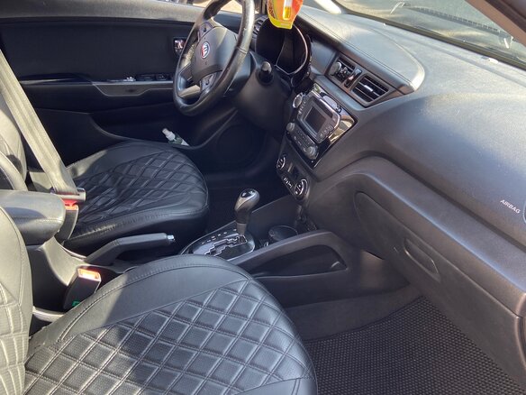 2013 Kia Rio 4-speed III, бежевый, 930000 рублей - вид 15
