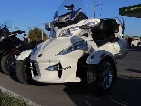 2011 BRP Can-Am Spyder, белый, 1700000 рублей, вид 4