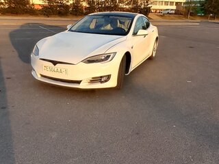 2018 Tesla Model S 75D I Рестайлинг, белый, 3400000 рублей, вид 2