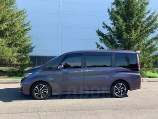 2015 Honda Stepwgn V, фиолетовый, 2150000 рублей, вид 1