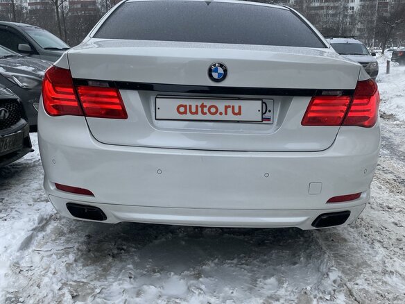 2009 BMW 7 серии 740i V (F01/F02/F04), белый, 1850000 рублей - вид 7