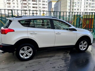 2013 Toyota RAV4 IV (XA40), белый, 2900000 рублей, вид 4
