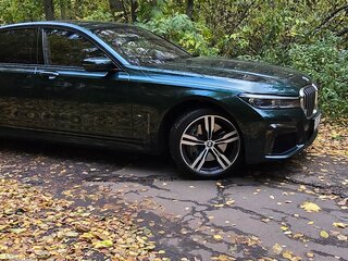 2019 BMW 7 серии 750d xDrive VI (G11/G12) Рестайлинг, зелёный, 7500000 рублей, вид 5