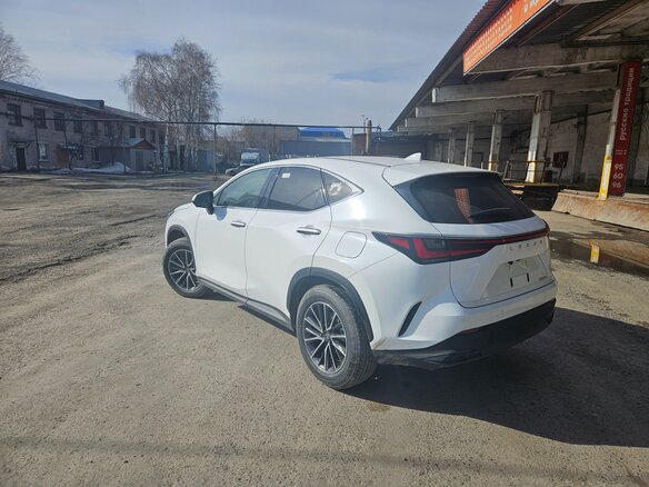 2025 Lexus NX 200 II, белый, 6150000 рублей - вид 3