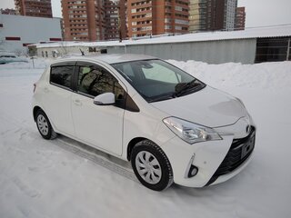 2018 Toyota Vitz III (XP130) Рестайлинг 2, белый, 1100000 рублей, вид 4
