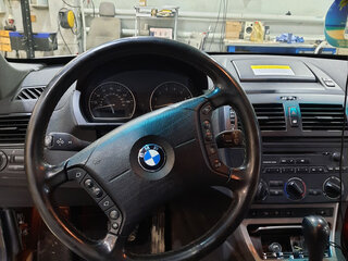 2004 BMW X3 25i I (E83), серебристый, 900000 рублей, вид 3