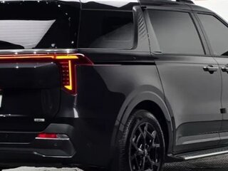 2024 Kia Carnival IV Рестайлинг, чёрный, 5787589 рублей, вид 3