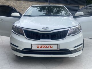 2016 Kia Rio III Рестайлинг, белый, 800000 рублей, вид 3