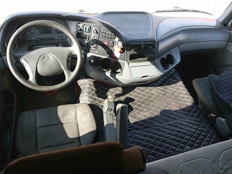2017 Mercedes-Benz Actros, красный, 2790000 рублей, вид 5