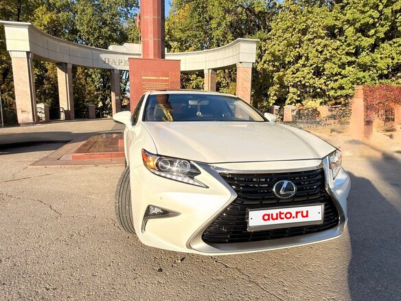 2016 Lexus ES 250 VI Рестайлинг, белый, 3000000 рублей - вид 2