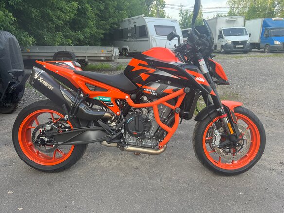 2022 KTM 890 Duke GP, оранжевый, 980000 рублей - вид 1