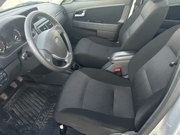 2018 Lada (ВАЗ) Priora I Рестайлинг, серебристый, 665000 рублей - вид 8