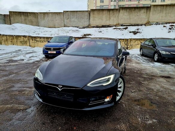 2017 Tesla Model S 90D I Рестайлинг, чёрный, 3150000 рублей - вид 4