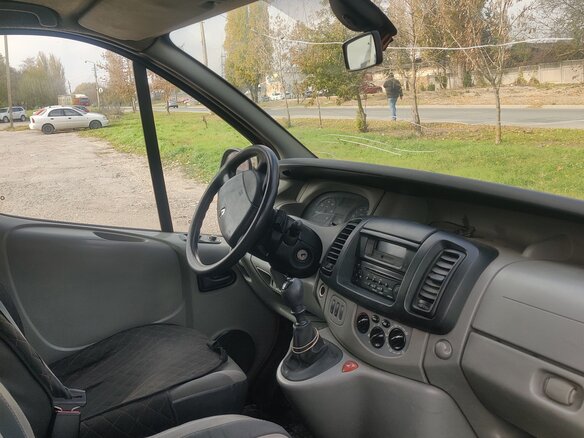 2010 Renault Trafic, красный, 990000 рублей - вид 3