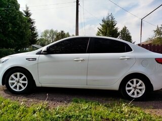 2016 Kia Rio III Рестайлинг, белый, 1000000 рублей, вид 4