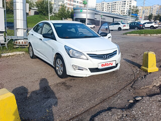 2014 Hyundai Solaris I Рестайлинг, белый, 650000 рублей, вид 3
