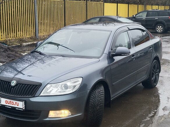 2013 Skoda Octavia II (A5) Рестайлинг, серый, 900000 рублей