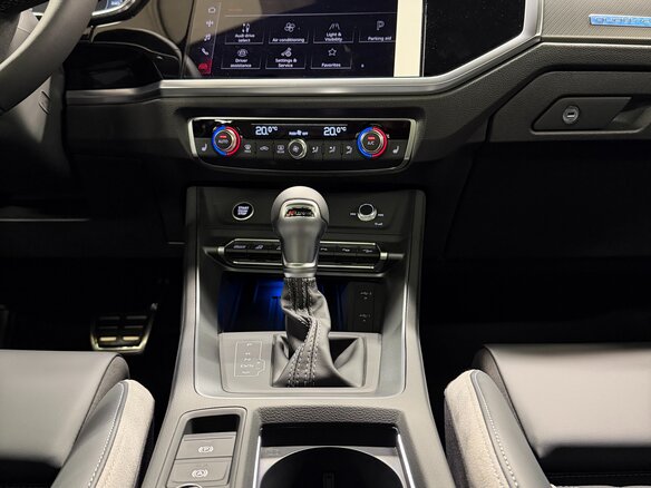 2026 Audi Q3 45 TFSI II (F3), серый, 5199000 рублей - вид 25