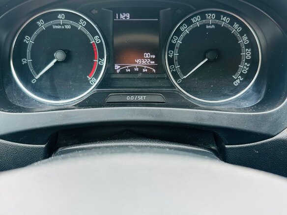 2018 Skoda Rapid I Рестайлинг, белый, 1100000 рублей - вид 4