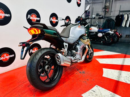 2024 Moto Guzzi V100 Mandello S, зелёный, 1300000 рублей, вид 5