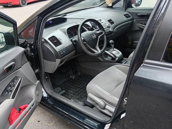 2008 Honda Civic VIII Рестайлинг, чёрный, 900000 рублей - вид 4