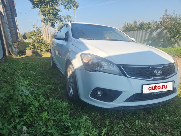 2011 Kia Ceed I Рестайлинг, белый, 550000 рублей - вид 2