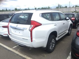 2018 Mitsubishi Pajero Sport III, белый, 5000000 рублей, вид 4
