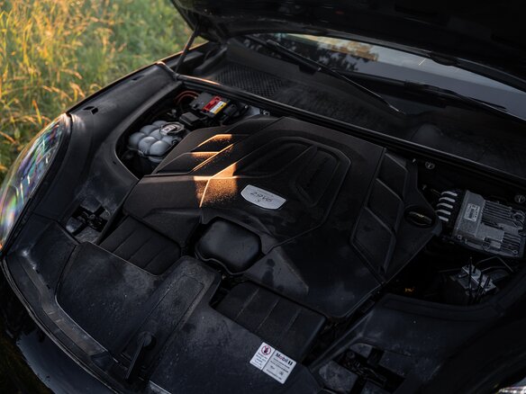 2021 Porsche Cayenne S III, чёрный, 7500000 рублей - вид 35