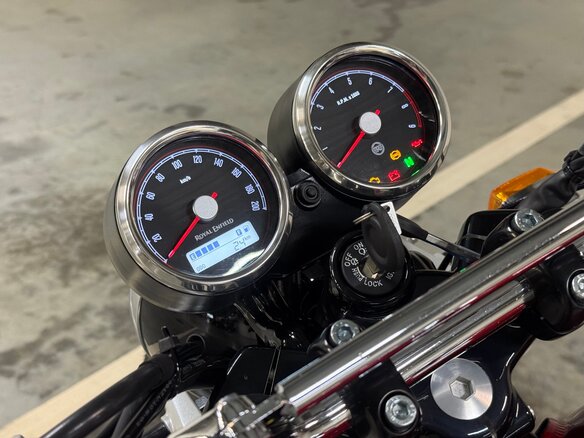 2026 Royal Enfield Interceptor, красный, 699000 рублей - вид 9