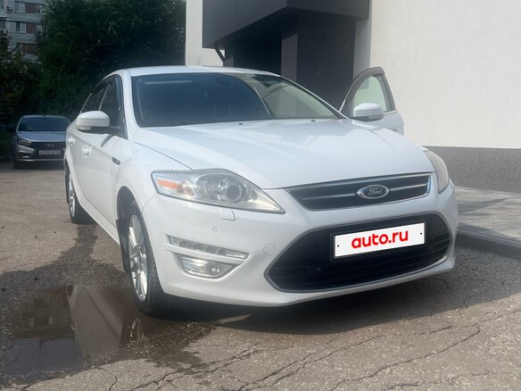 2013 Ford Mondeo IV Рестайлинг, белый, 895000 рублей - вид 1
