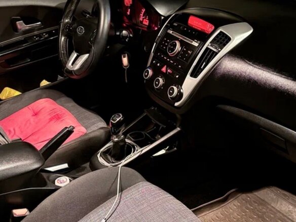 2010 Kia Ceed I Рестайлинг, белый, 560000 рублей - вид 2