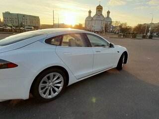 2018 Tesla Model S 75D I Рестайлинг, белый, 3400000 рублей, вид 3