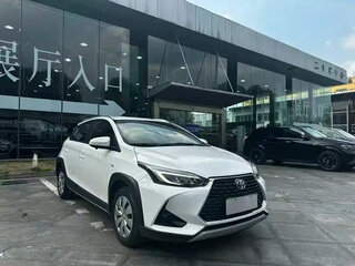 2021 Toyota Yaris L X XP150 Рестайлинг, белый, 1050000 рублей, вид 2