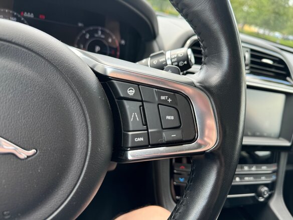 2018 Jaguar F-Pace I, чёрный, 3399000 рублей - вид 20