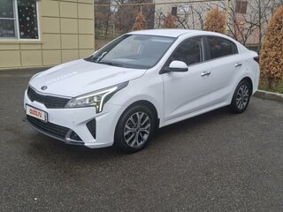 2021 Kia Rio IV Рестайлинг, белый, 2200000 рублей, вид 5