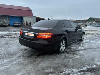 2011 Mercedes-Benz E-Класс 200 7G-Tronic IV (W212, S212, C207), чёрный, 1800000 рублей, вид 4