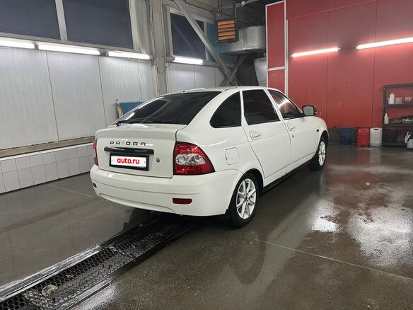 2012 Lada (ВАЗ) Priora I, белый, 380000 рублей - вид 2