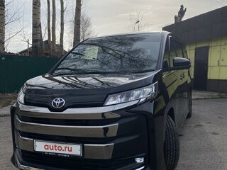 2022 Toyota Noah IV (R90), чёрный, 3580000 рублей, вид 5