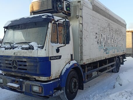 1996 Mercedes-Benz 1820, белый, 1550000 рублей, вид 4