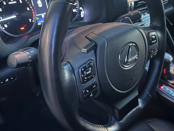 2021 Lexus IS 300 III Рестайлинг 2, белый, 5100000 рублей - вид 18