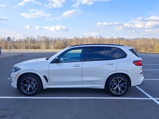 2021 BMW X5 40i IV (G05/G18), белый, 4100000 рублей, вид 3