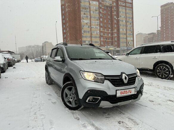 2021 Renault Sandero Stepway II Рестайлинг, серый - вид 4