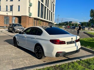2019 BMW 5 серии 520d xDrive VII (G30/G31/G38), белый, 3900000 рублей, вид 5