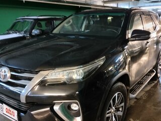2020 Toyota Fortuner II, чёрный, 4500000 рублей, вид 3