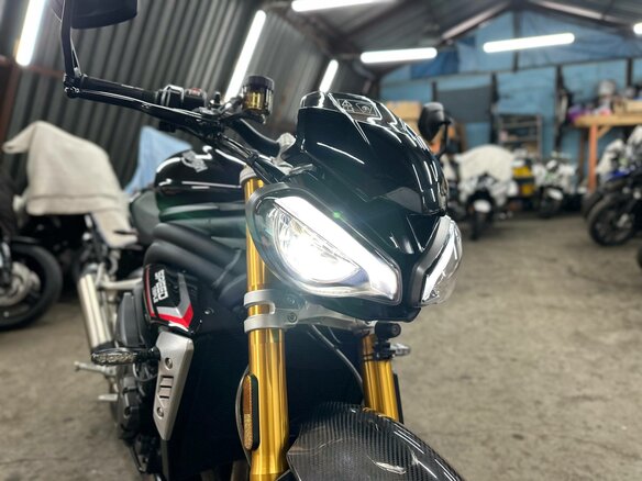 2021 Triumph Speed Triple, чёрный, 1390000 рублей - вид 7