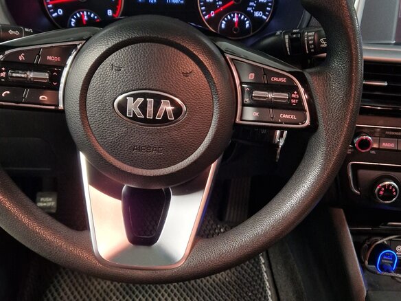 2019 Kia Optima IV Рестайлинг, серый, 1410000 рублей - вид 8