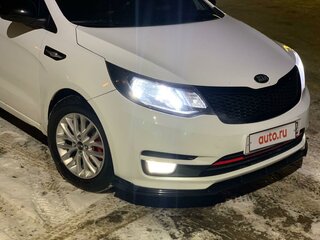 2015 Kia Rio III Рестайлинг, белый, 490000 рублей, вид 3