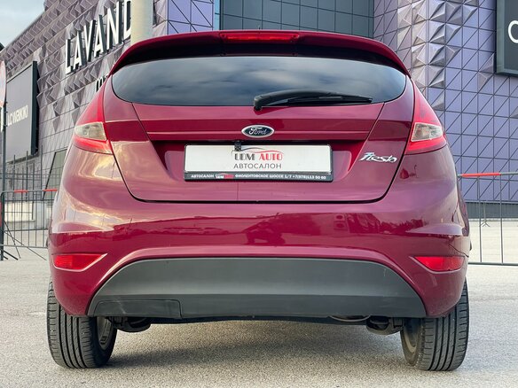 2011 Ford Fiesta Mk6, красный, 947000 рублей - вид 19